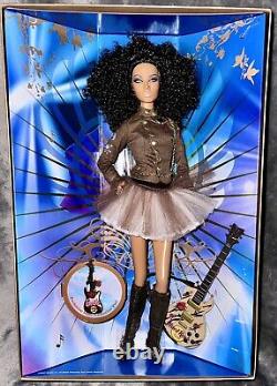 2007 HARD ROCK CAFE AA Barbie Doll withHRC Collector Pin Gold Label K7946 NRFB