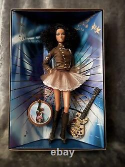 2007 HARD ROCK CAFE AA Barbie Doll withHRC Collector Pin Gold Label K7946 NRFB