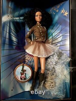 2007 HARD ROCK CAFE AA Barbie Doll withHRC Collector Pin Gold Label K7946 NRFB