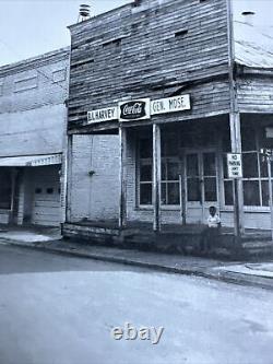 Few Comforts or Surprises The Arkansas Delta by Eugene Richards HC DJ Very Rare