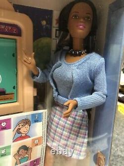 Aa Barbie Sign Language Doll Toys'r' Us Exclusive 26394 Mattel 1999 Rare Trouver