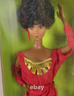 Barbie 1979 Black Barbie Nouvelle dans sa boîte, No. 1293 Elle est dynamite ! Belle aux cheveux bouclés