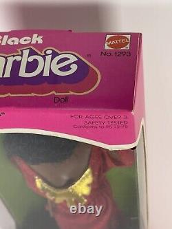 Barbie 1979 Black Barbie Nouvelle dans sa boîte, No. 1293 Elle est dynamite ! Belle aux cheveux bouclés