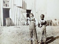 Carte postale ancienne RPPC d'enfants afro-américains, tranches de pastèque.