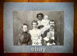 Jeune nourrice afro-américaine & famille Wright identifiée, Cochran, Géorgie 1900s