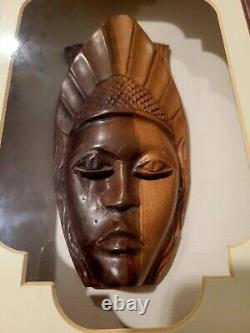 Masque du patrimoine en ébène encadré Art Afro-Américain du Nigeria