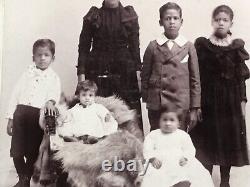 Photo XXX RARE de 6 enfants afro-américains et d'un bébé de Pittsburgh, Pennsylvanie, avec un arrière-plan élégant.