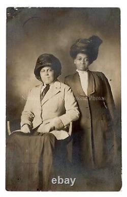 Photo de portrait en studio RPPC de femmes noires américaines africaines des années 1910