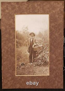 Photographie d'art fine d'un ancien jardin de haricots verts et de poivrons afro-américains, vieil homme