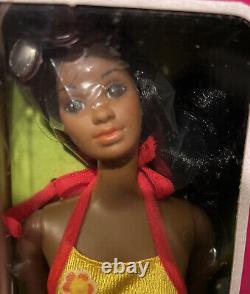 Poupée Barbie Mattel Sunsational Malibu Christie 1981 (7745) jamais ouverte (NRFB)