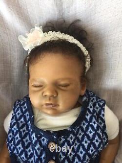 Poupée bébé ethnique métisse renaissant par Tamie Yarie, 4,2 livres, 17 pouces.