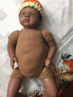 Poupée bébé ethnique métisse renaissant par Tamie Yarie, 4,2 livres, 17 pouces.