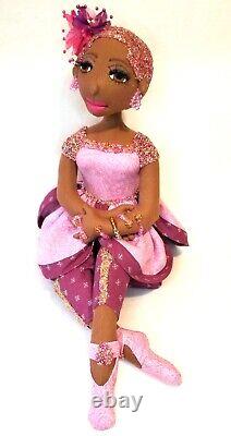 Tenue rose perlée Poupée de chiffon afro-américaine faite à la main unique en son genre. No. 377 Rahema