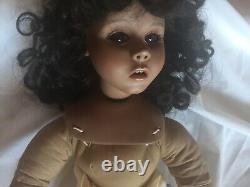USA Artiste Lovely Black Doll 18 Miche Marilyn Klosko Signé 1991 Porcelaine Nouveau