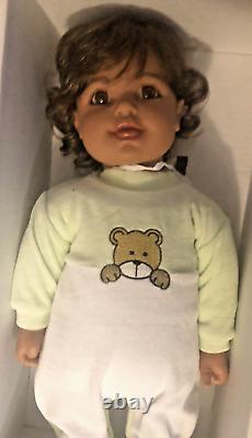 VTG Mon Twinn Toddler ethnique sculpté par Sandra Bilotto Cheveux et yeux bruns 20