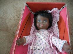 Vintage 1969 Shindana Jouets African American Baby Dee Bee Jamais Joué Avec La Boîte